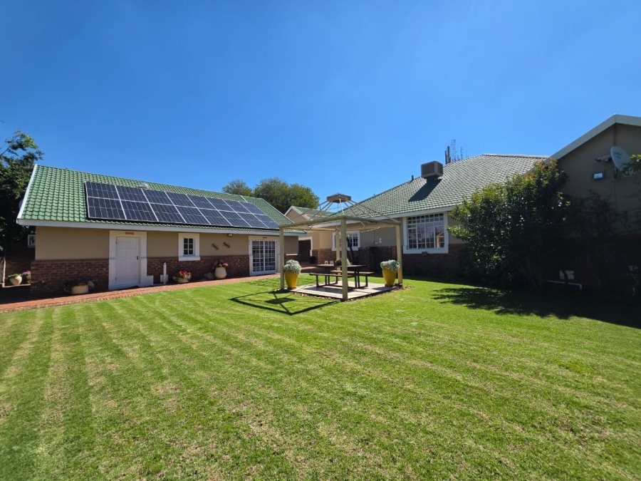 8 Bedroom Property for Sale in Riebeeckstad Free State